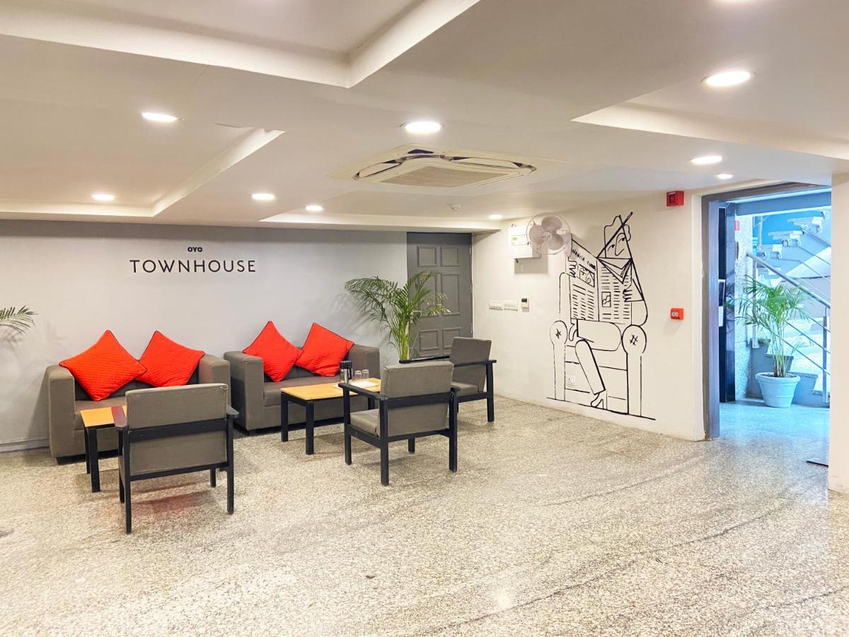 Hotel Golden Saffron By Qotel-Punjabi Bagh New Delhi Exterior photo