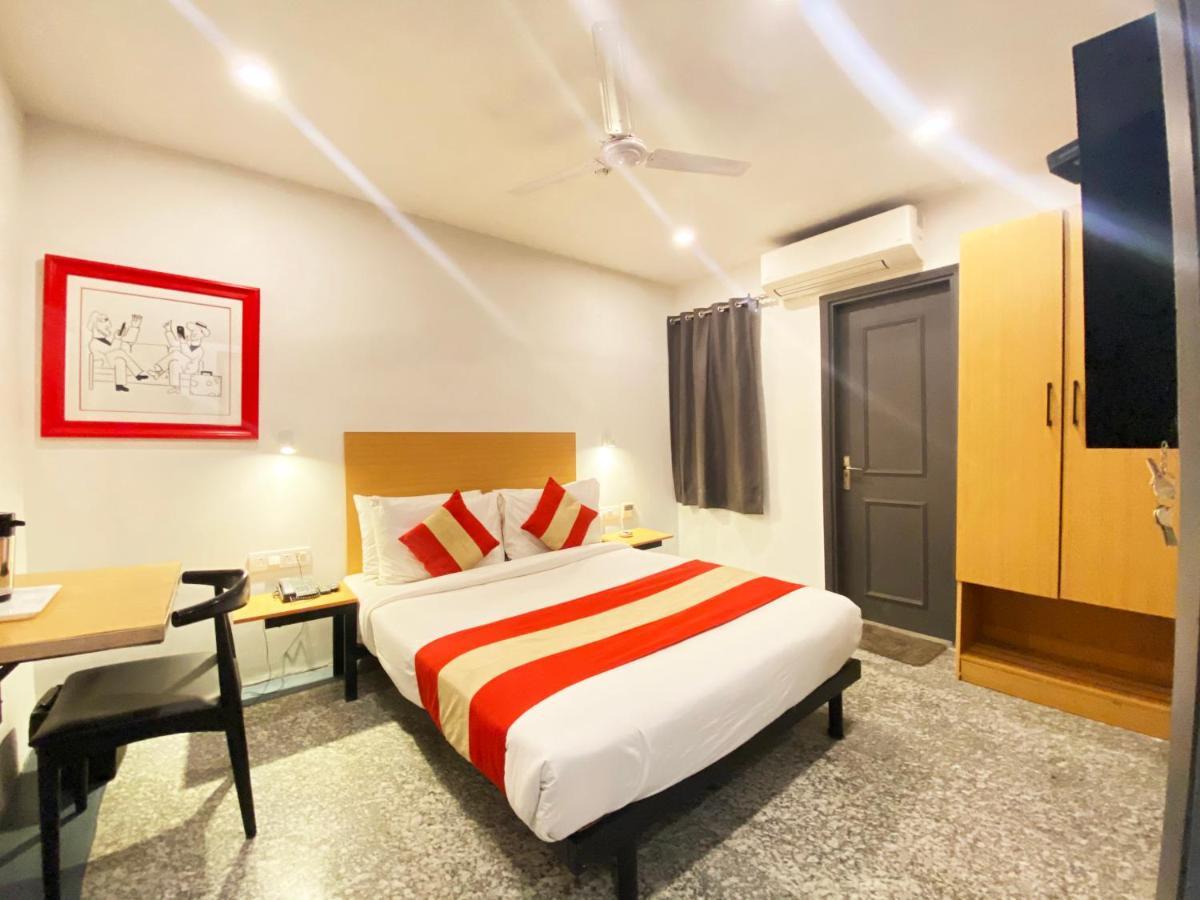 Hotel Golden Saffron By Qotel-Punjabi Bagh New Delhi Exterior photo