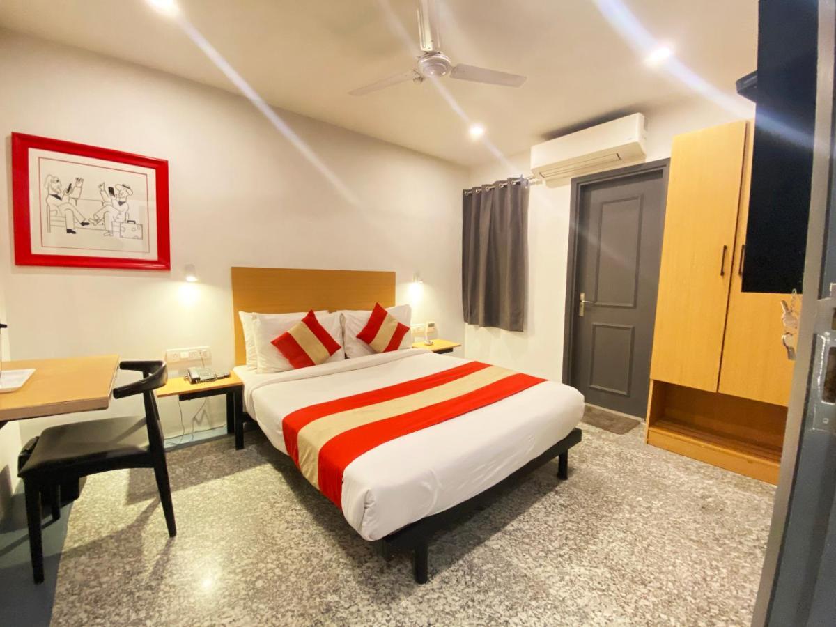 Hotel Golden Saffron By Qotel-Punjabi Bagh New Delhi Exterior photo