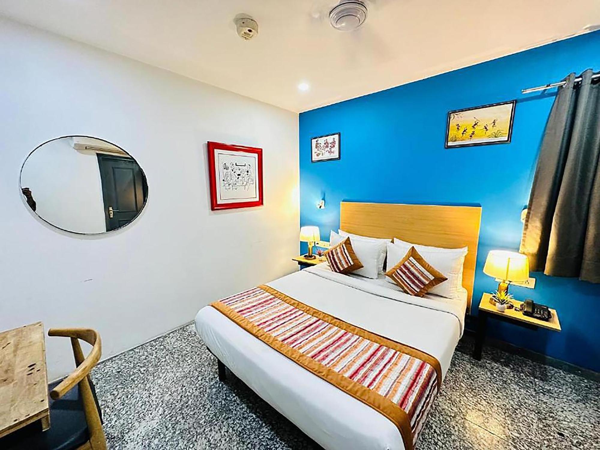 Hotel Golden Saffron By Qotel-Punjabi Bagh New Delhi Exterior photo